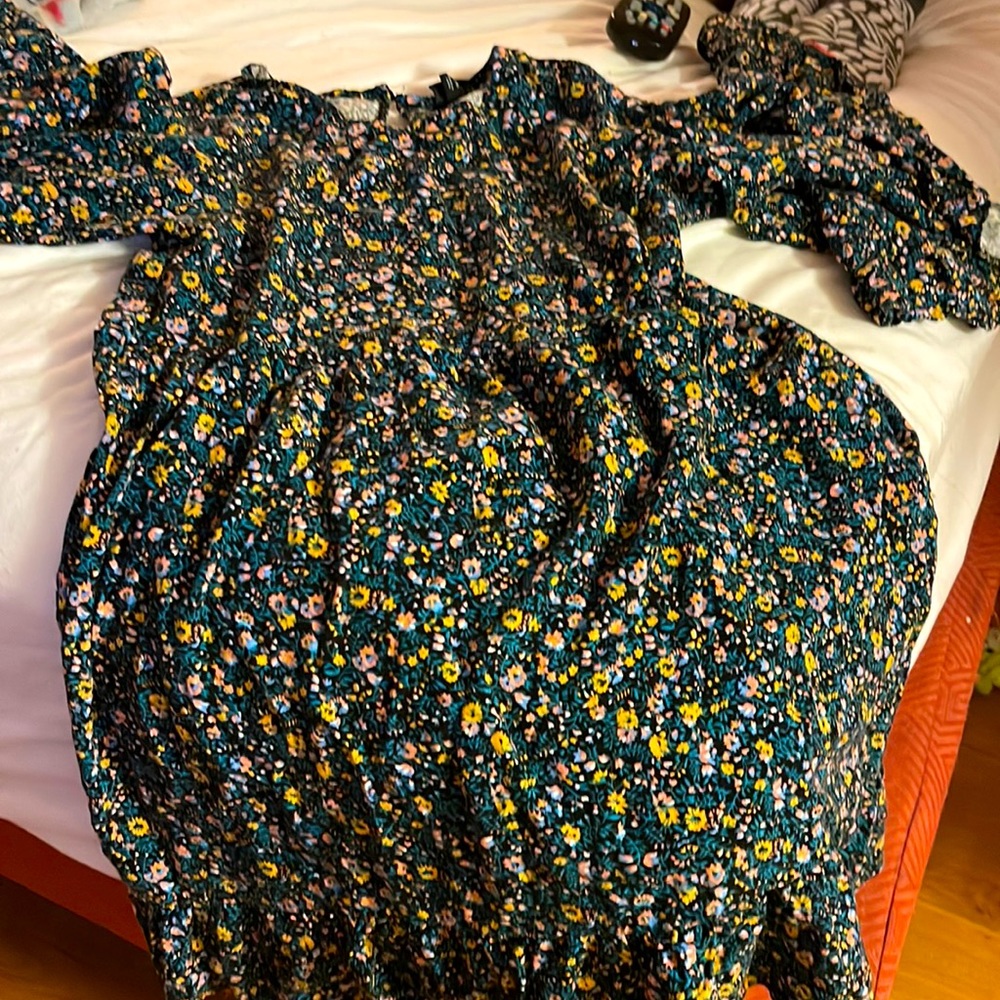 Really cuteMedium size kid dress